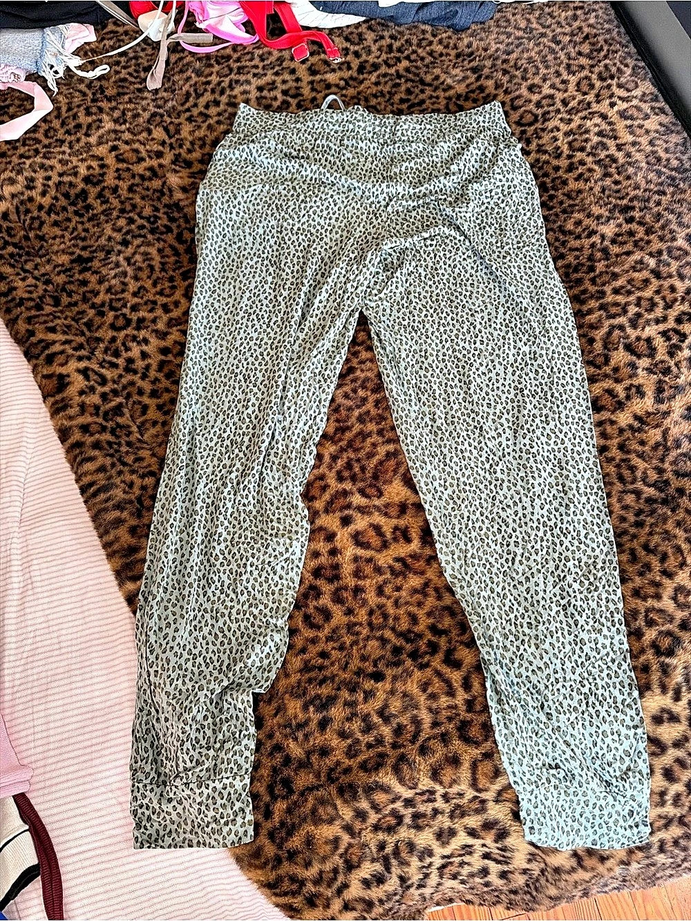 Leopard Pajama Set - Picture 5 of 7